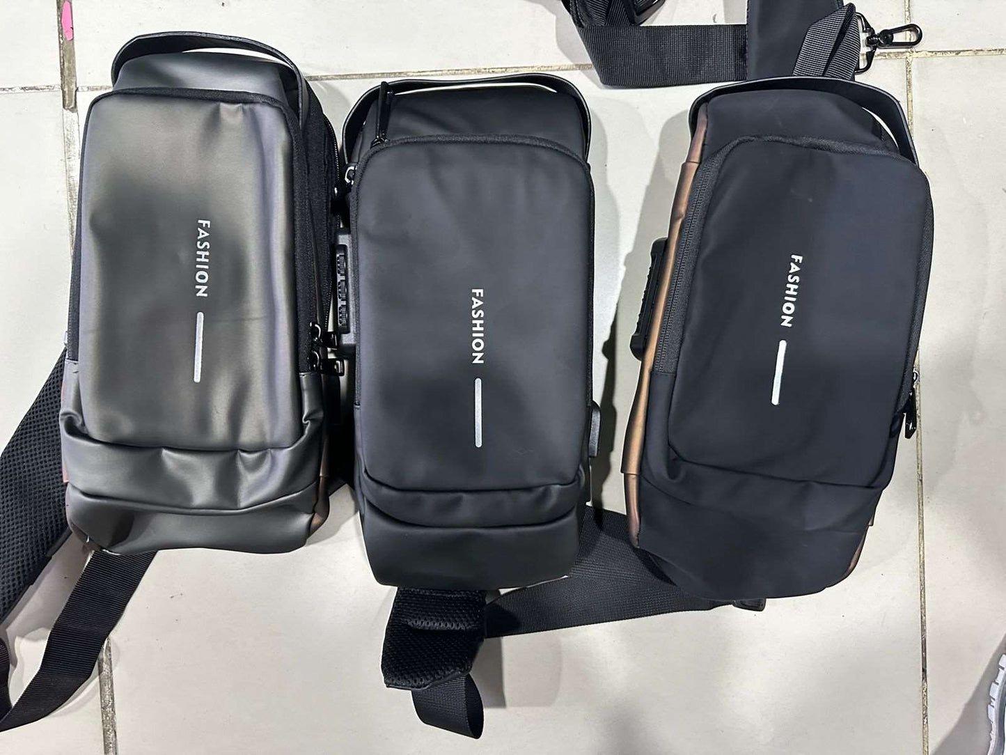 Cool Trendys Moda GRIS Morral Antirrobo Impermeable